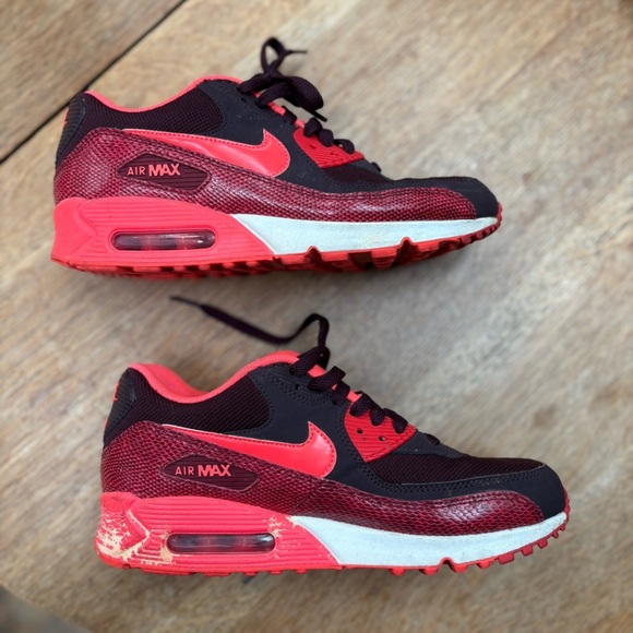 Nike Women’s Air Max in Deep Burgundy - Picture 1 of 4
